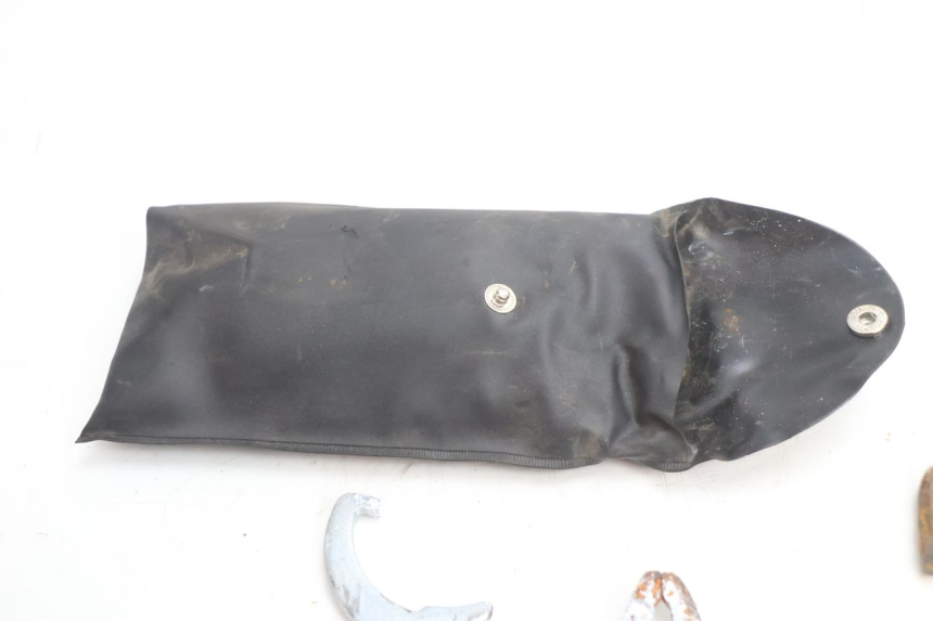 photo de KIT UTENSILI SUZUKI GSR 600 (2005 - 2012) - Dettaglio del componente