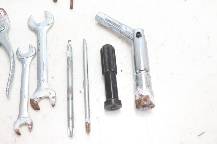 photo de KIT UTENSILI SUZUKI GSR 600 (2005 - 2012) - Primo piano tecnico