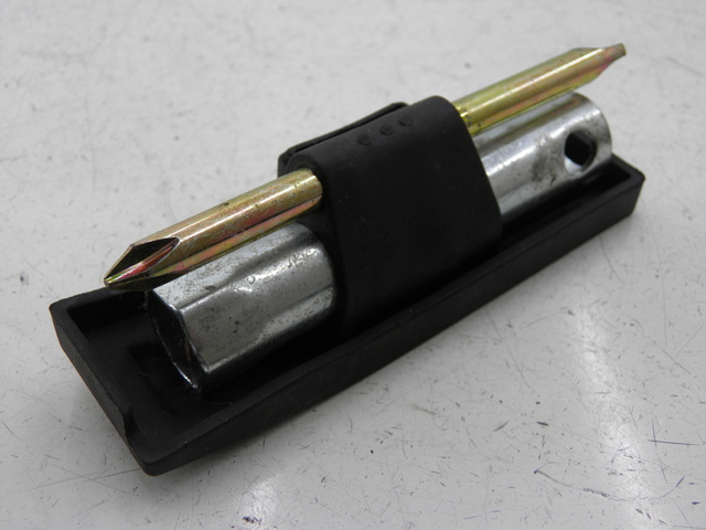 photo de KIT UTENSILI MBK FLAME X 125 (2007 - 2016) - Zoom sullo stato d'uso