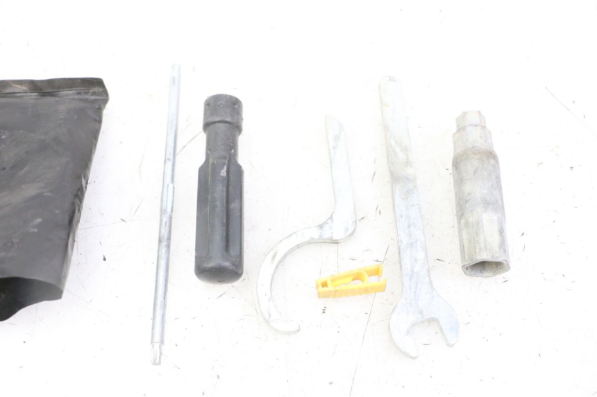 photo de SET DI ATTREZZI PIAGGIO MP3 LT 300 (2010 - 2016) - Zoom sullo stato d'uso