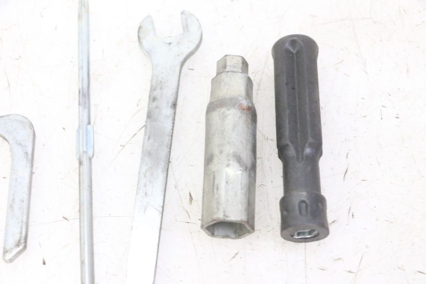 photo de KIT UTENSILI PIAGGIO MP3 LT 300 (2010 - 2016) - Dettaglio del componente