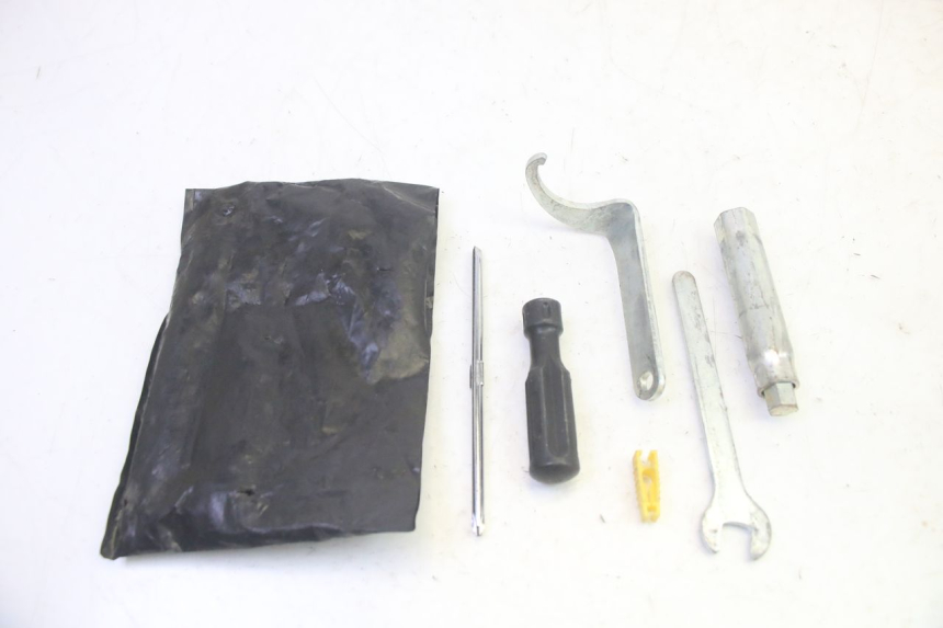 photo de SET DI ATTREZZI PIAGGIO MP3 LT 400 (2007 - 2012) - Vista principale