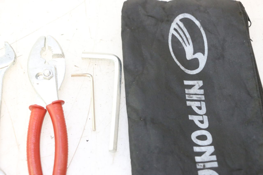 photo de KIT UTENSILI KYMCO LIKE 4T 50 (2019 - 2025) - Stato della superficie e materiale