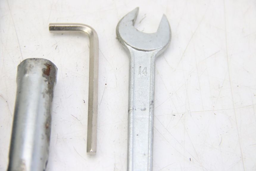 photo de SET DI ATTREZZI JM MOTORS OLDIES 4T 50 (2010 - 2020) - Dettagli dei punti di fissaggio