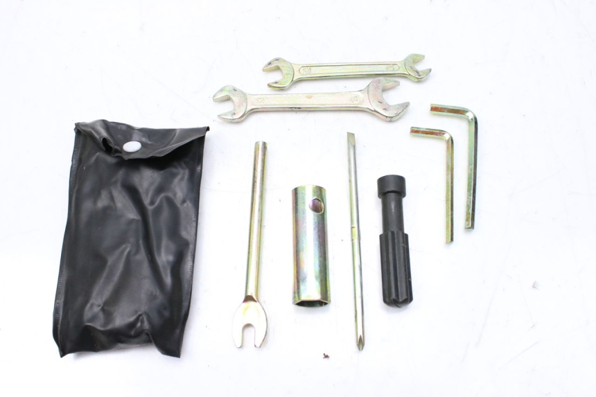 photo de SET DI ATTREZZI KEEWAY OUTLOOK 125 (2007 - 2013) - Vista principale