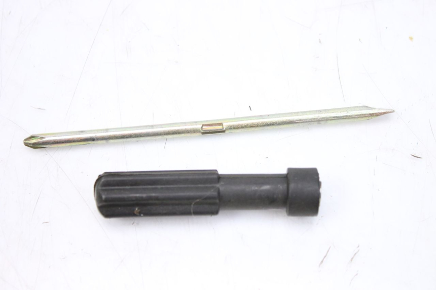 photo de SET DI ATTREZZI KEEWAY OUTLOOK 125 (2007 - 2013) - Vista d'insieme del prodotto