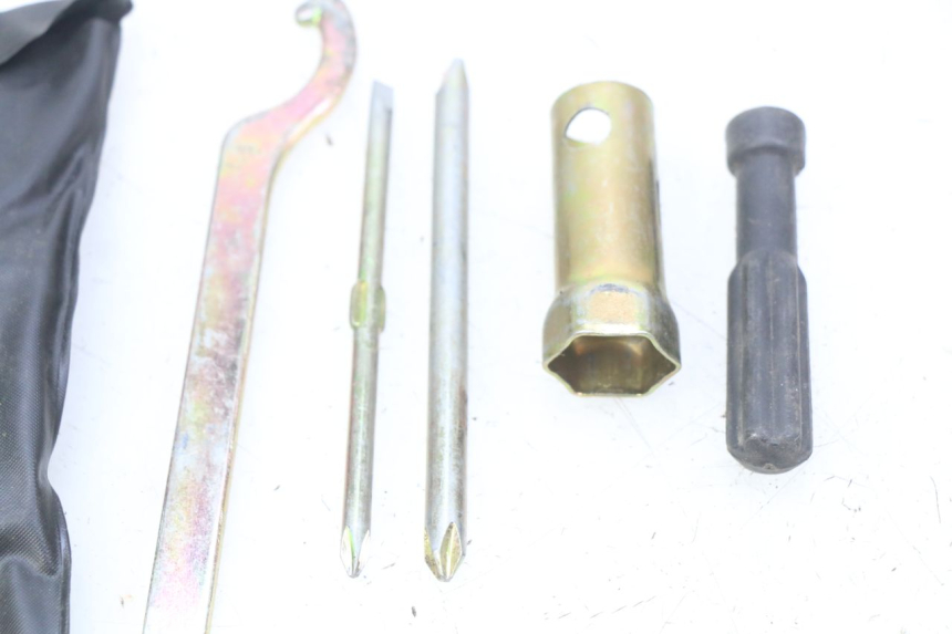 photo de SET DI ATTREZZI RIDE RACE GT 2T 50 (2012 - 2017) - Primo piano tecnico