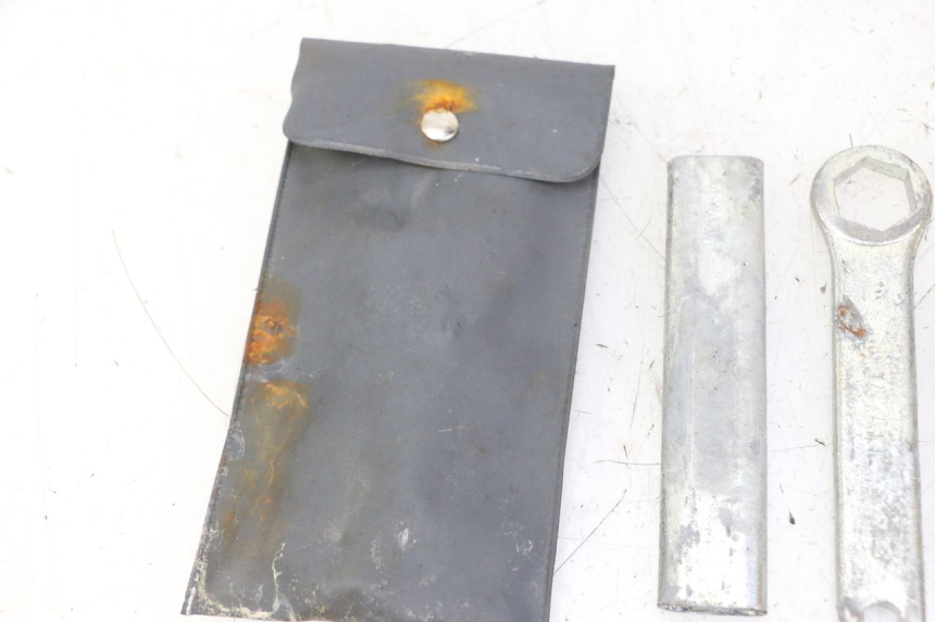 photo de SET DI ATTREZZI HONDA SCV LEAD 100 (2003 - 2007) - Caratteristiche distintive