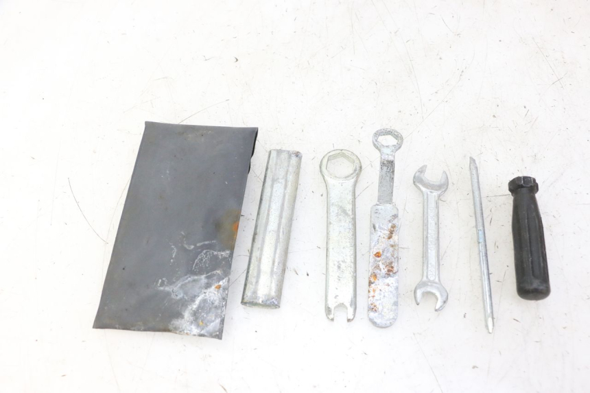 photo de SET DI ATTREZZI HONDA SCV LEAD 100 (2003 - 2007) - Stato della superficie e materiale