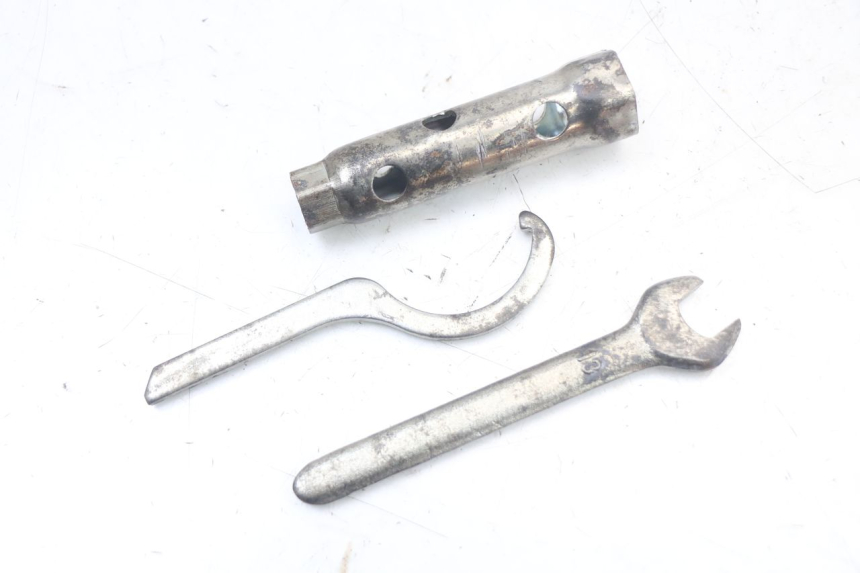 photo de KIT UTENSILI APRILIA SR MOTARD 50 (2012 - 2018) - Altra angolazione