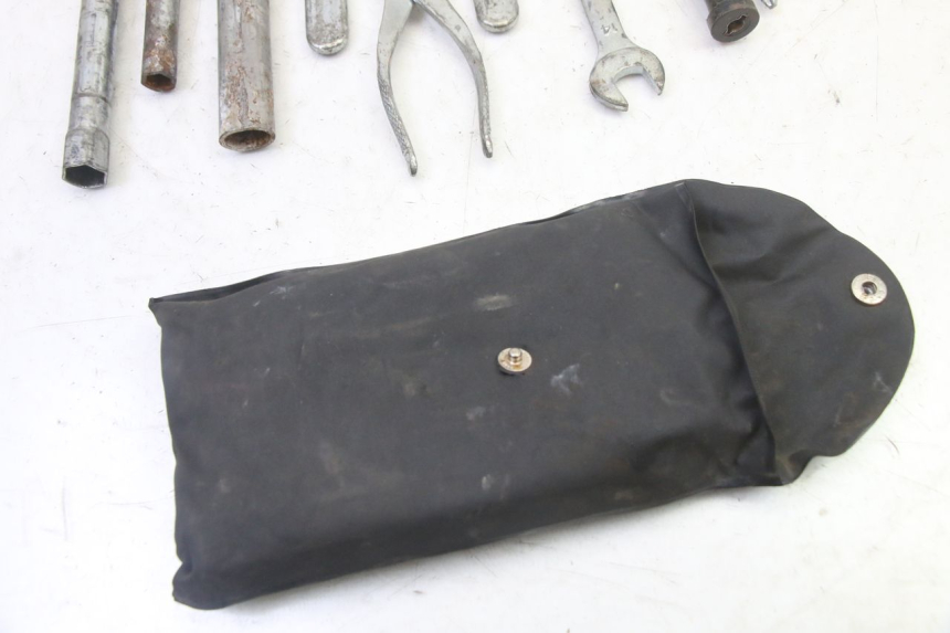 photo de KIT UTENSILI SUZUKI SV S 650 (2003 - 2009) - Altra angolazione