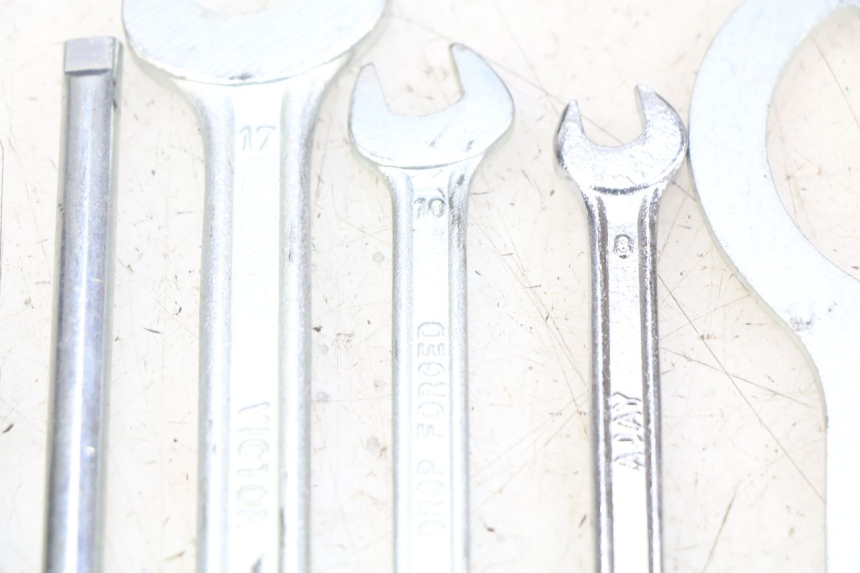 photo de SET DI ATTREZZI YAMAHA XMAX X-MAX 125 (2006 - 2009) - Vista d'insieme del prodotto