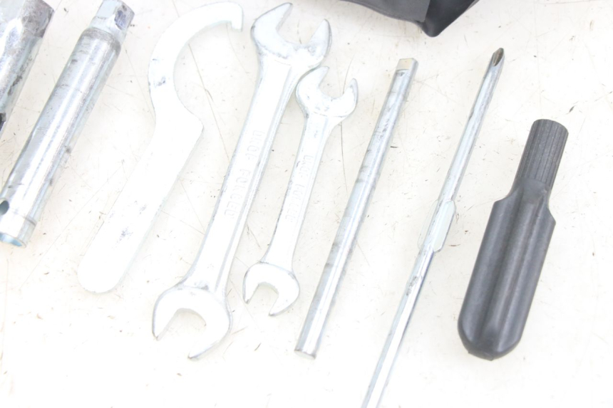 photo de SET DI ATTREZZI YAMAHA X-MAX XMAX 250 (2006 - 2009) - Vista d'insieme del prodotto