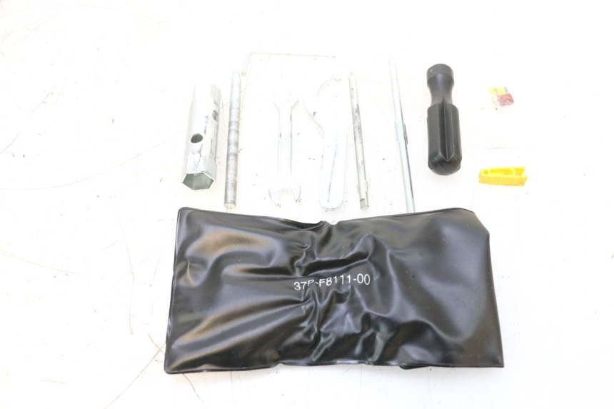 photo de SET DI ATTREZZI YAMAHA X-MAX XMAX 125 (2010 - 2013) - Primo piano tecnico
