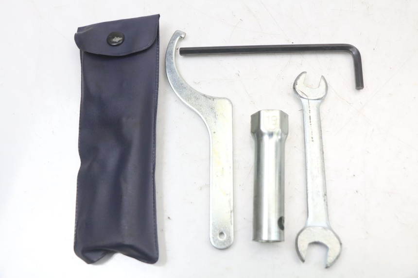 photo de KIT UTENSILI KYMCO XCITING 250 (2006 - 2009) - Vista principale