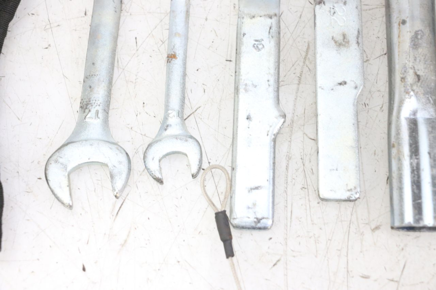 photo de KIT UTENSILI YAMAHA XJ6 ABS 600 (2008 - 2016) - Zoom sullo stato d'uso