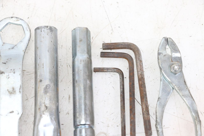 photo de KIT UTENSILI YAMAHA XJ6 ABS 600 (2008 - 2016) - Primo piano tecnico