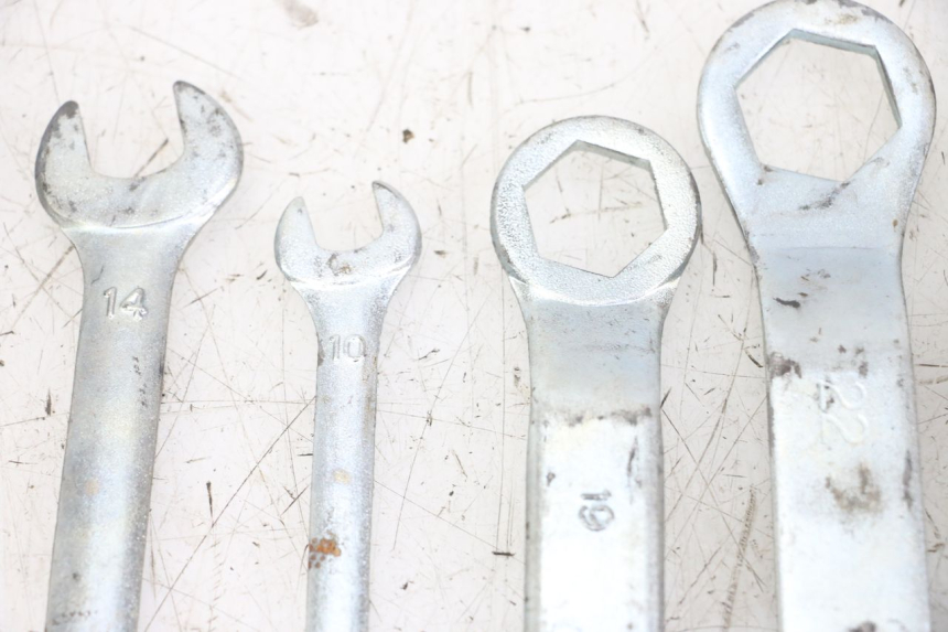 photo de KIT UTENSILI YAMAHA XJ6 ABS 600 (2008 - 2016) - Vista d'insieme del prodotto