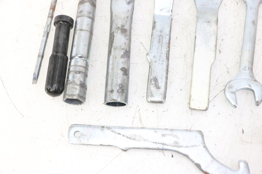 photo de KIT UTENSILI YAMAHA XJ6 ABS 600 (2008 - 2016) - Primo piano tecnico