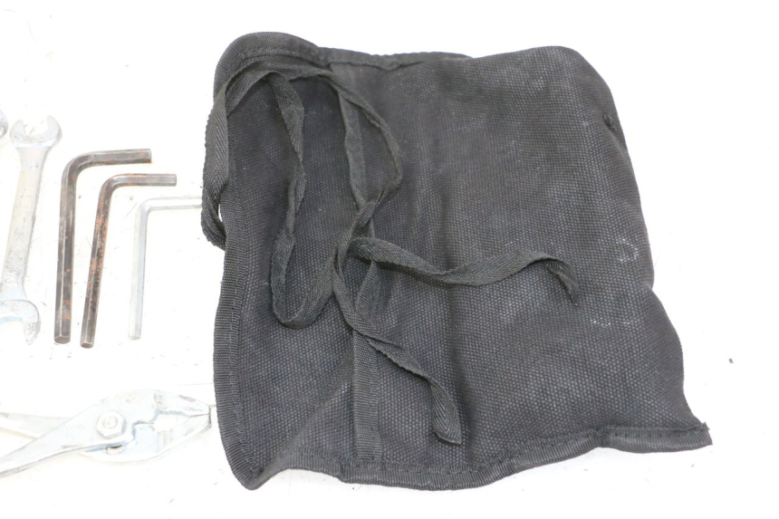 photo de KIT UTENSILI YAMAHA XJ6 ABS 600 (2008 - 2016) - Ricambio usato controllato