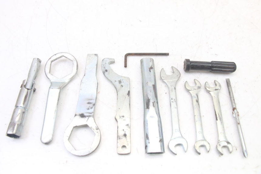 photo de KIT UTENSILI YAMAHA FZ6 FAZER S2 600 (2007 - 2011) - Vista principale