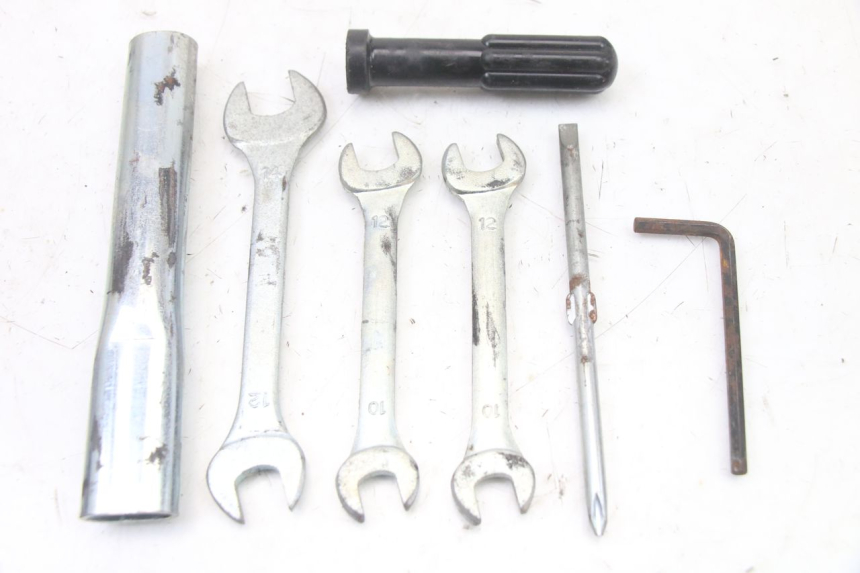 photo de KIT UTENSILI YAMAHA FZ6 FAZER S2 600 (2007 - 2011) - Zoom sullo stato d'uso