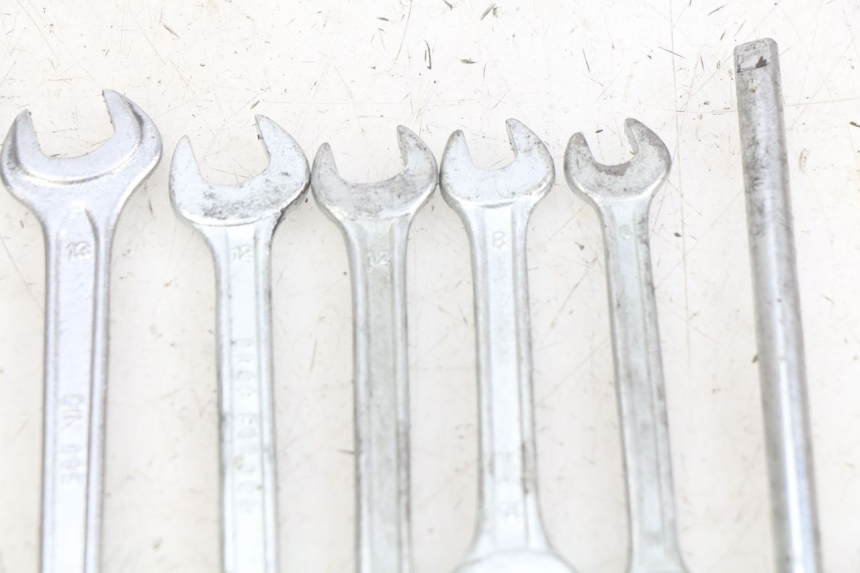 photo de SET DI ATTREZZI YAMAHA YP MAJESTY 125 (2007 - 2010) - Ricambio usato controllato