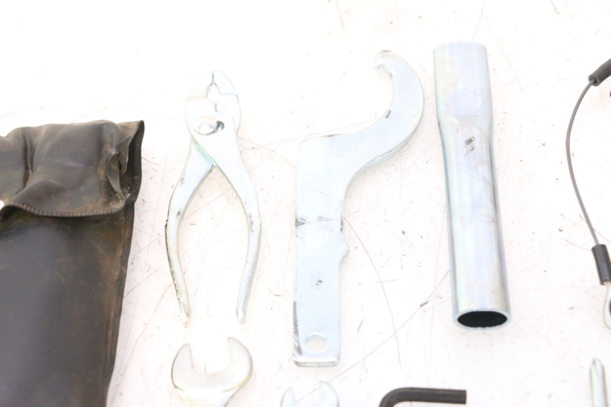photo de KIT UTENSILI YAMAHA YZF R6 600 (2008 - 2009) - Dettagli dei punti di fissaggio