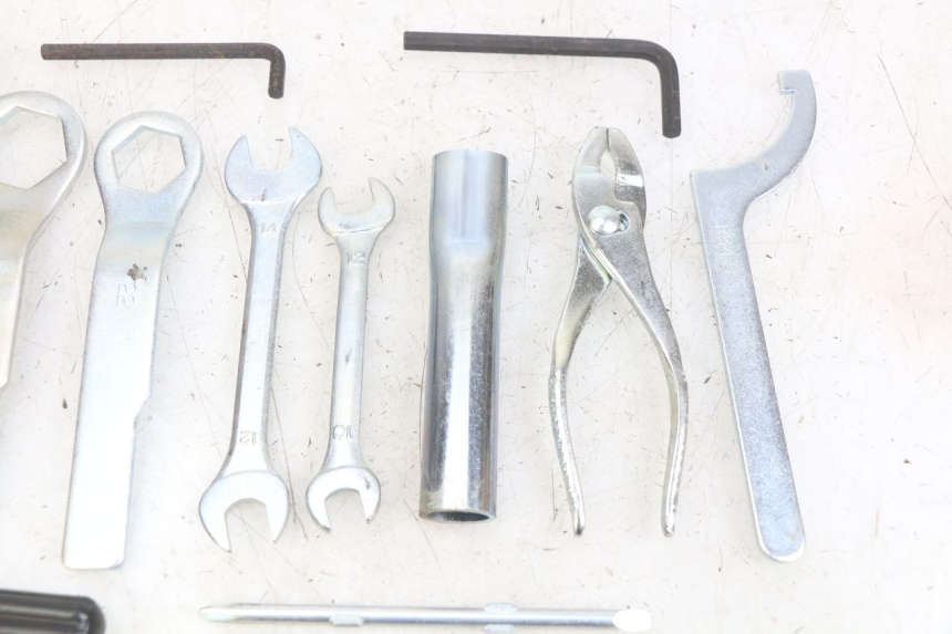 photo de SET DI ATTREZZI KAWASAKI Z 750 (2007 - 2013) - Altra angolazione