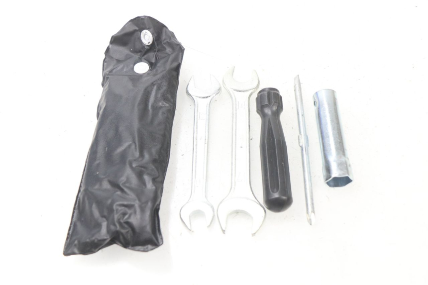 photo de Set di attrezzi UNIVERSAL BIKE ZN50QT-11B 50 (2018 - 2021) - Zoom sullo stato d'uso