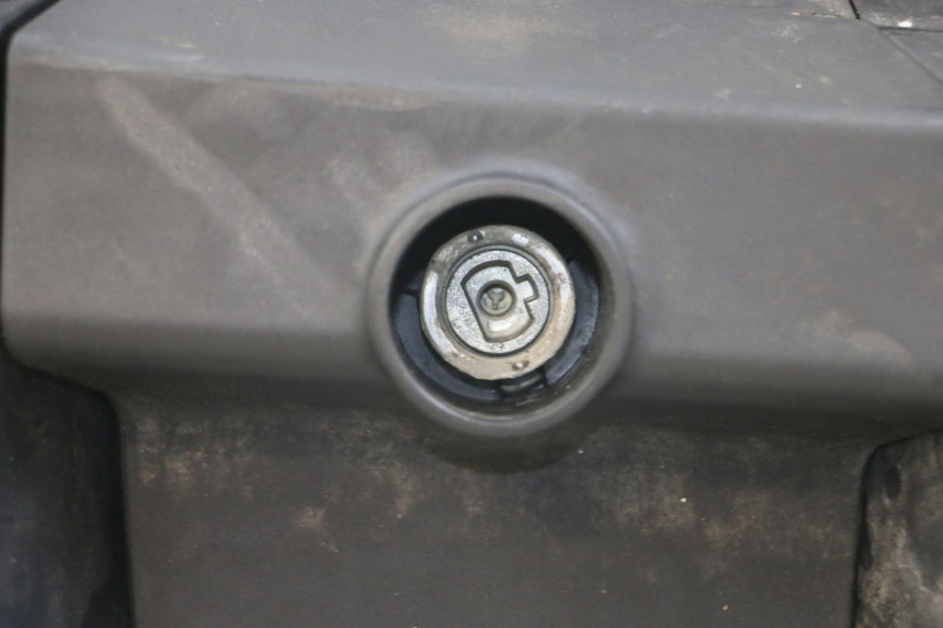 photo de VALIGIA DESTRA MOTO GUZZI NORGE 8V GT 1200 (2011 - 2016) - Zoom sullo stato d'uso