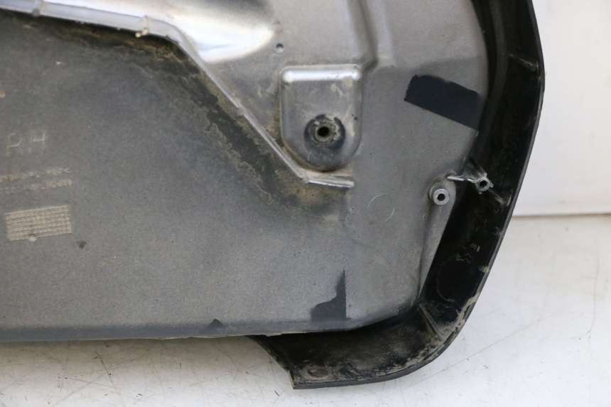 photo de VALIGIA DESTRA HONDA NTV DEAUVILLE 650 (2001 - 2006) - Dettagli dei punti di fissaggio