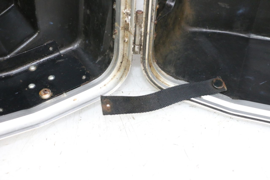 photo de VALIGIA SINISTRA KAWASAKI GTR 1000 (1994 - 2004) - Zoom sullo stato d'uso