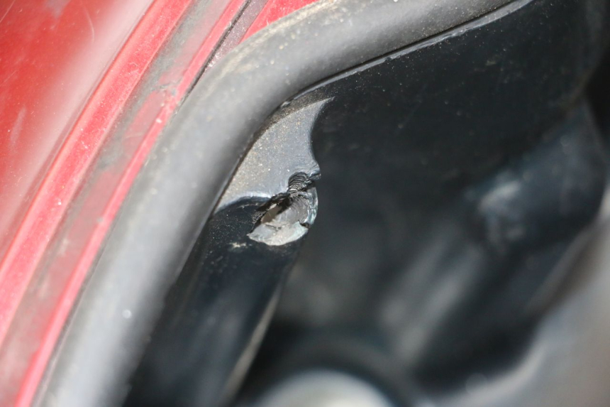 photo de VALIGIA SINISTRA HONDA NTV DEAUVILLE 650 (1998 - 2001) - Dettagli dei punti di fissaggio