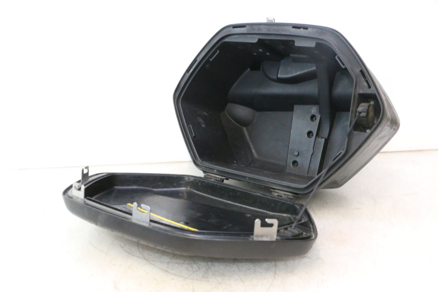 photo de VALIGIA SINISTRA YAMAHA TDM ABS 900 (2002 - 2014) - Caratteristiche distintive