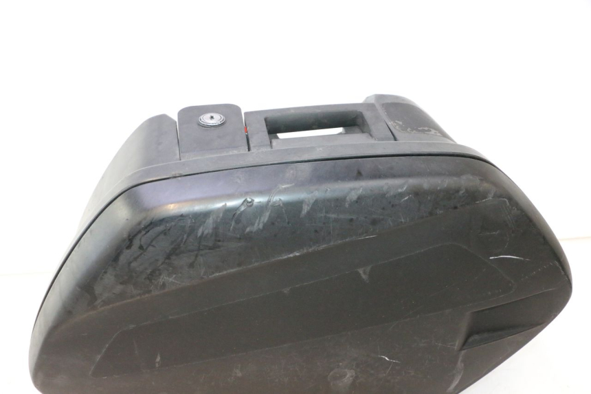 photo de VALIGIA SINISTRA YAMAHA TDM ABS 900 (2002 - 2014) - Stato della superficie e materiale