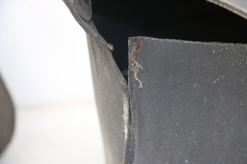 photo de VALIGIA SUZUKI GZ MARAUDER 125 (1998 - 2004) - Zoom sui componenti