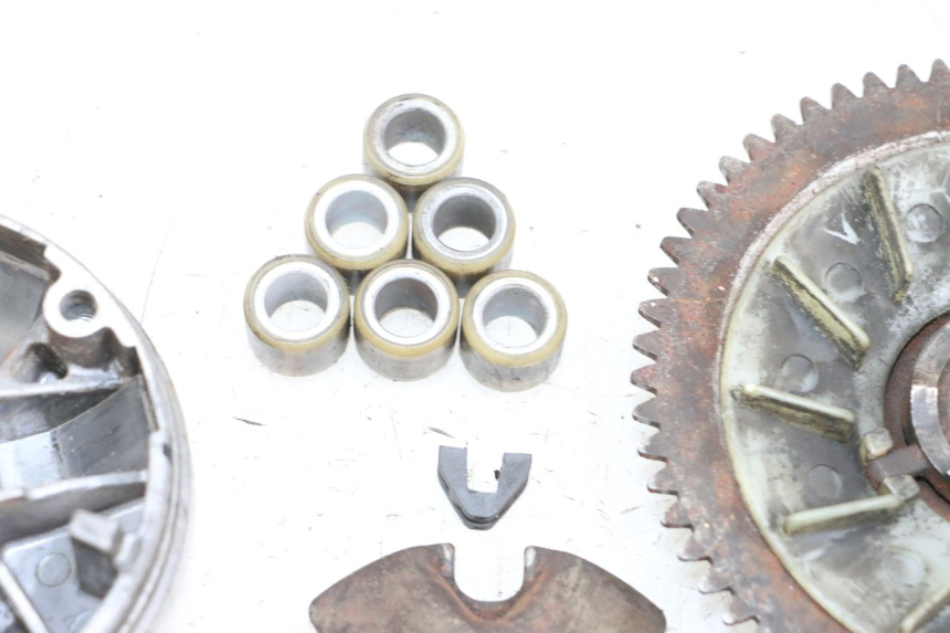 photo de VARIATORE KYMCO AGILITY 4T 50 (2005 - 2018) - Dettagli dei punti di fissaggio