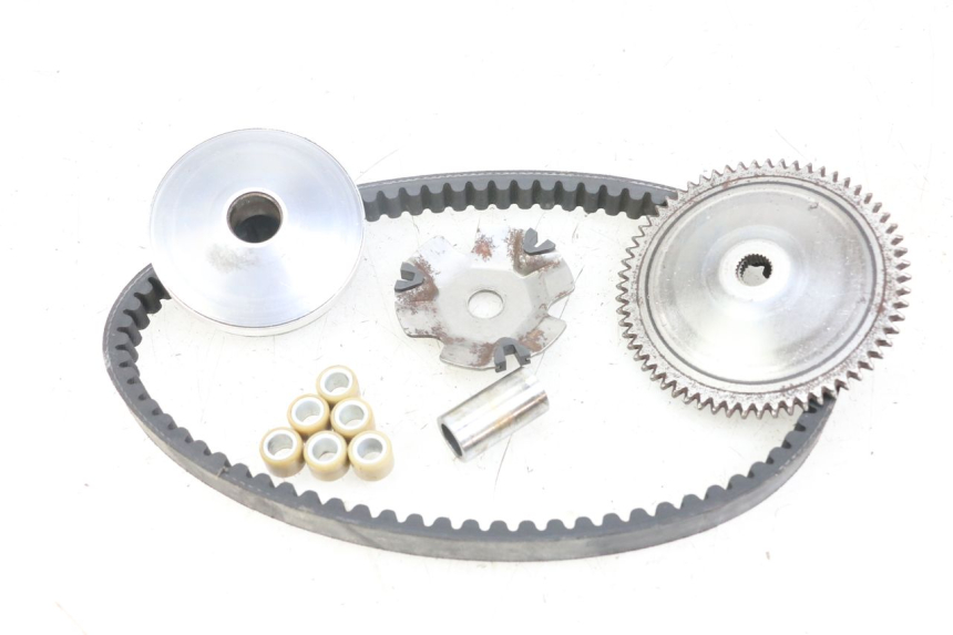 photo de VARIATORE KYMCO AGILITY 4T 50 (2018 - 2022) - Dettagli dei punti di fissaggio