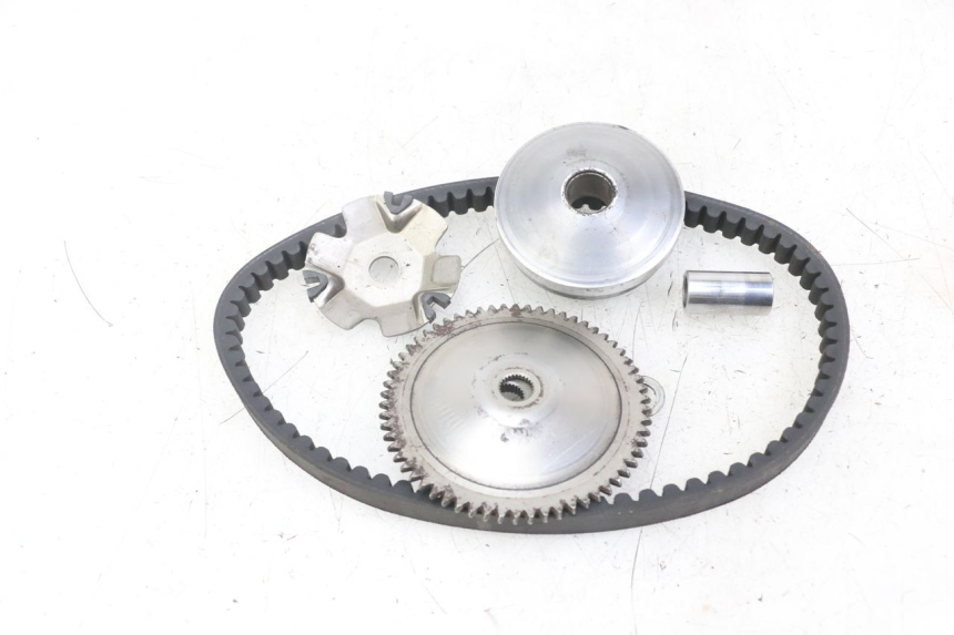 photo de VARIATORE KYMCO AGILITY 4T 50 (2018 - 2022) - Dettagli dei punti di fissaggio