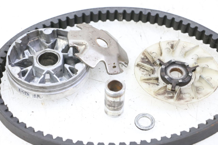 photo de VARIATORE KYMCO AGILITY 4T 50 (2018 - 2022) - Zoom sullo stato d'uso