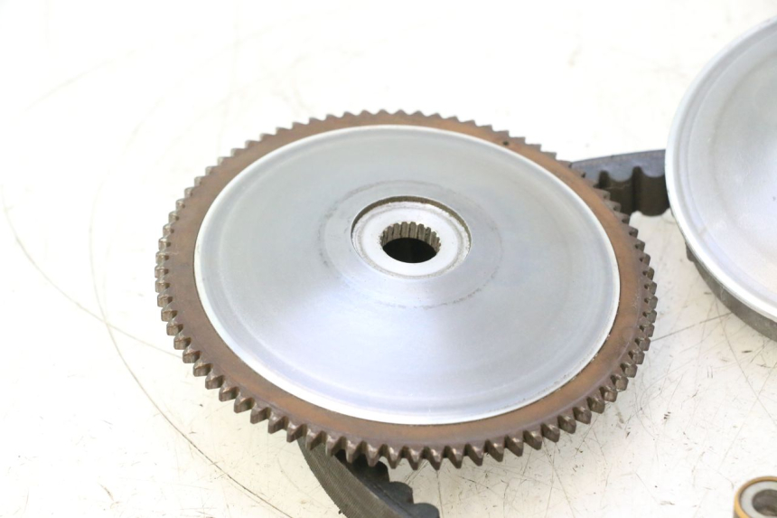 photo de VARIATORE APRILIA ATLANTIC S 125 (2010 - 2013) - Dettagli dei punti di fissaggio