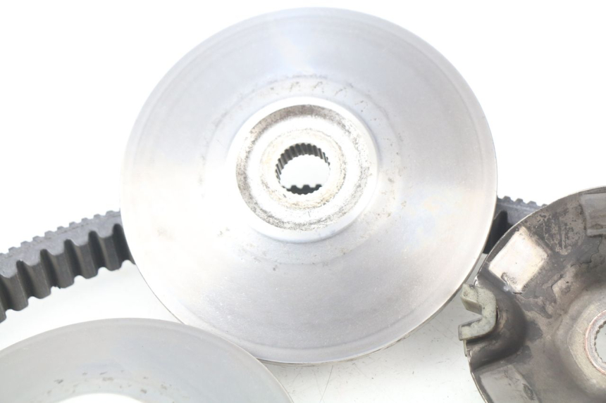 photo de VARIATORE PIAGGIO BEVERLY 500 (2003 - 2007) - Primo piano tecnico