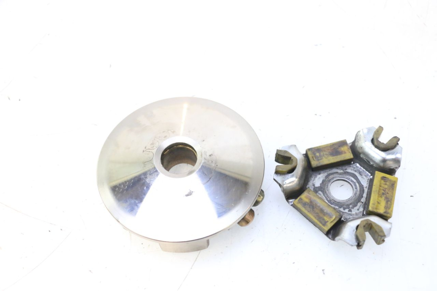 photo de VARIATORE MBK BOOSTER ROCKET 50 (2004 - 2016) - Dettagli dei punti di fissaggio