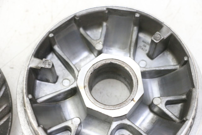 photo de VARIATORE SUZUKI BURGMAN 125 (2007 - 2014) - Primo piano ad alta risoluzione