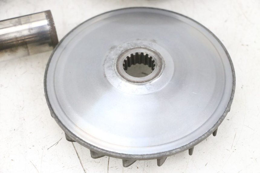 photo de VARIATORE SUZUKI BURGMAN 125 (2007 - 2014) - Dettagli dei punti di fissaggio