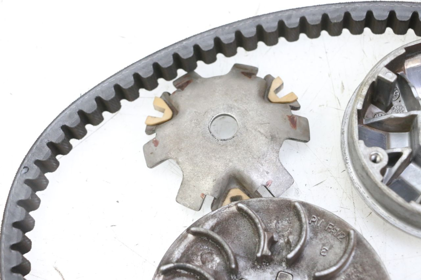 photo de VARIATORE PEUGEOT CITYSTAR 50 (2013 - 2017) - Stato della superficie e materiale