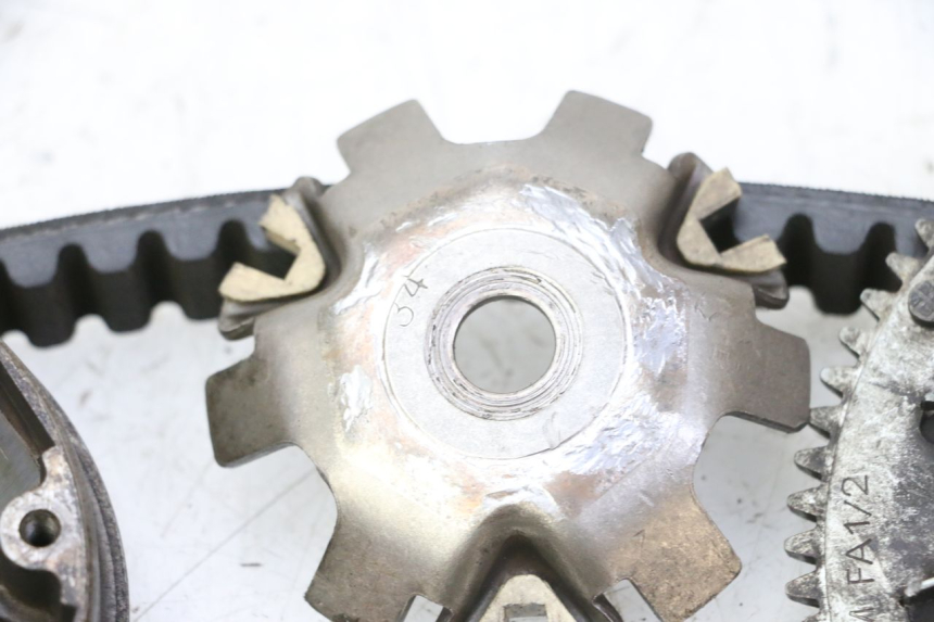 photo de VARIATORE PEUGEOT ELYSTAR 50 (2002 - 2014) - Caratteristiche distintive