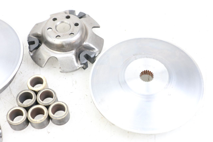 photo de VARIATORE HONDA FES PANTHEON 2T 125 (1998 - 2002) - Primo piano tecnico