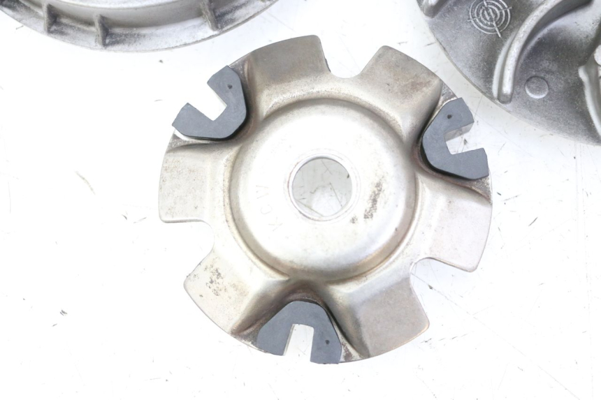 photo de VARIATORE HONDA FES S-WING SWING ABS 125 (2007 - 2015) - Dettagli dei punti di fissaggio